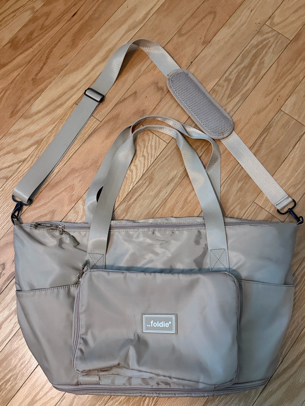 The Foldie Travel Tote Bag in Beige NWOT